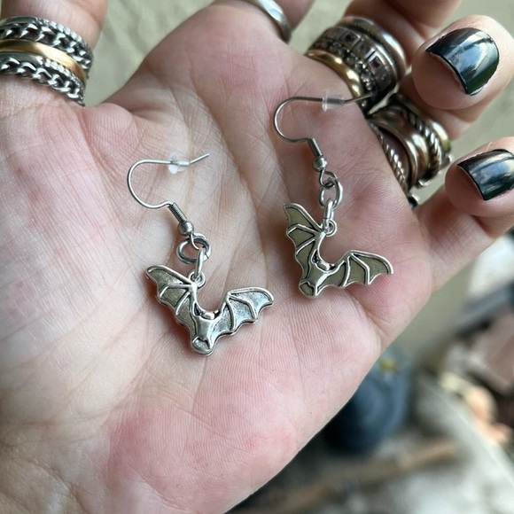 Vampire bat set earrings + necklace Halloween goth gothic - Picture 4 of 6